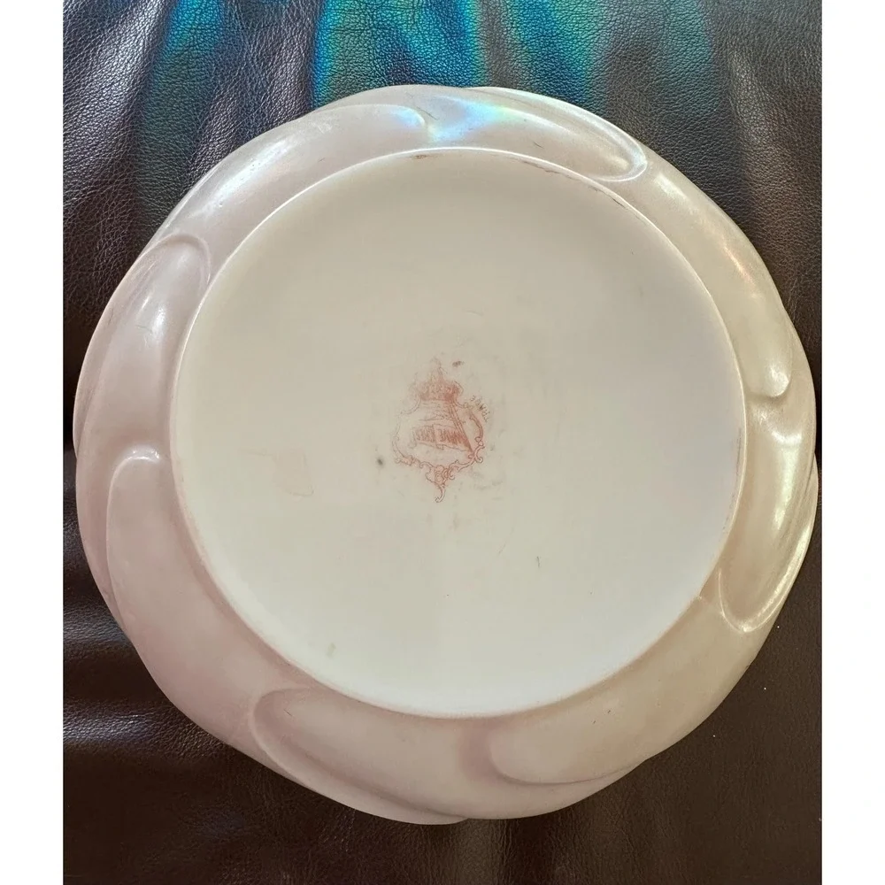 Victorian C. F. Monroe Wavecrest Glass 7"‎ Dresser Box, Helmschmeid Swirl